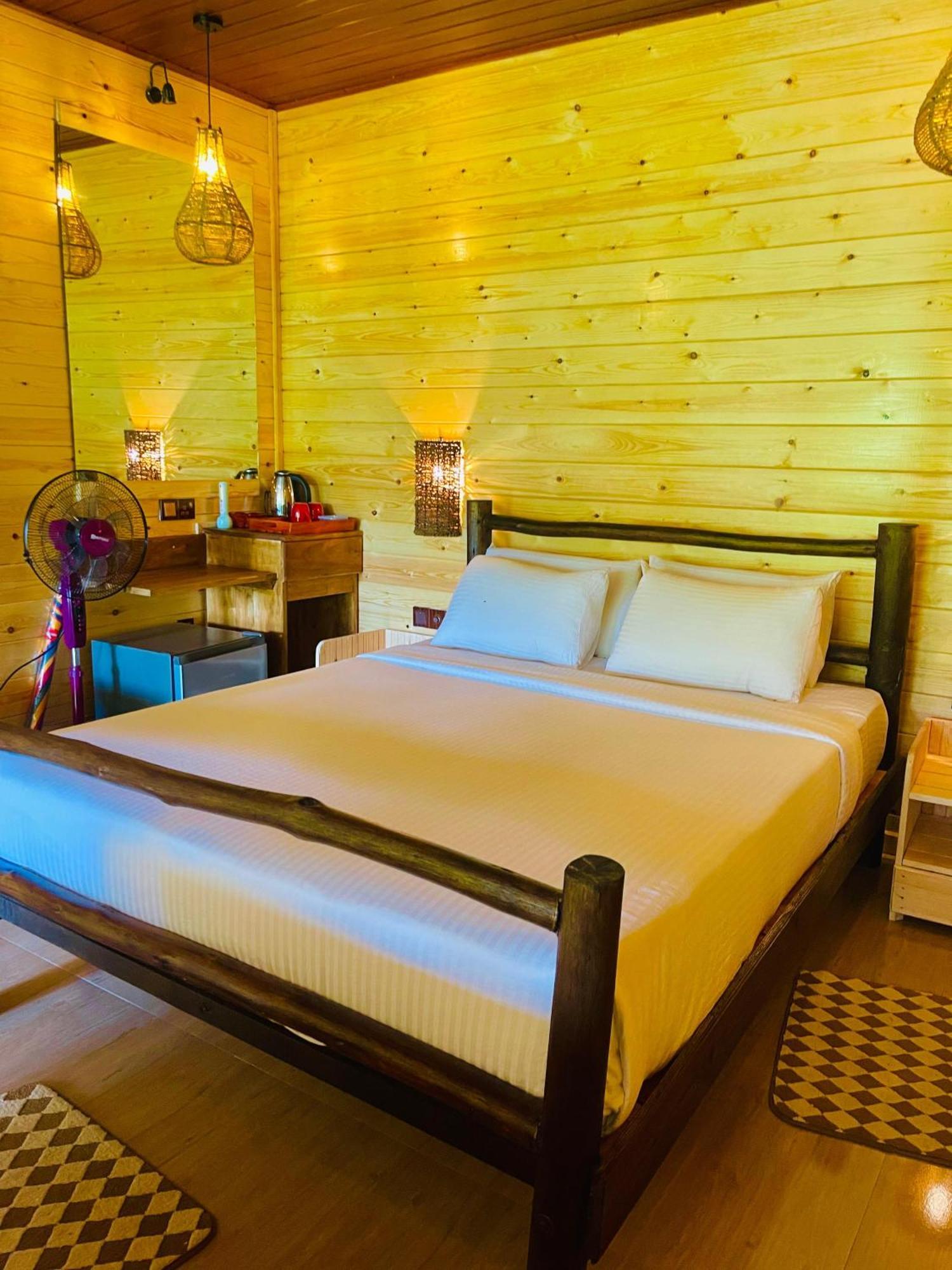 Ella Wood Cabin Luaran gambar